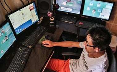 什么游戏好玩又赚钱？公测网游做网游代练能赚钱吗？